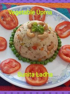 वेजिटेबल रवा उपमा (Vegetable Rava Upma recipe in Hindi) रेसिपी मुख्य फोटो