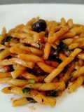 Strozzapreti Freschi con Sughetto alla Luciana