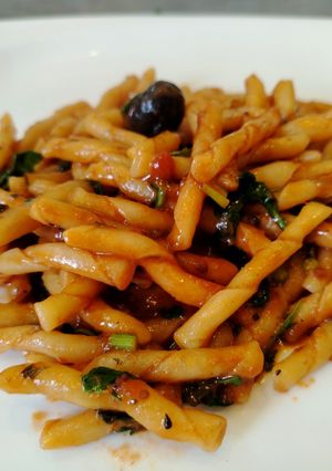 Foto di Strozzapreti Freschi con Sughetto alla Luciana