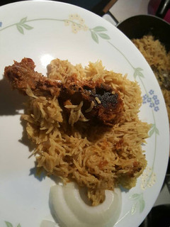A picture of Chicken fry biryani.