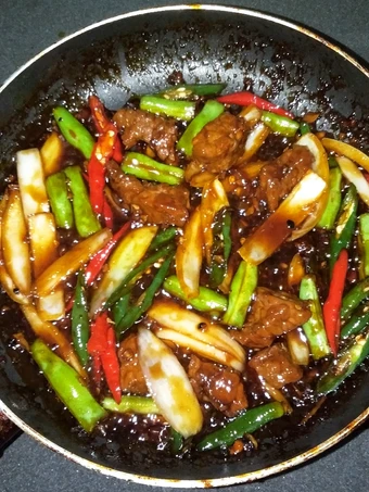 Cara Gampang Menyiapkan Resep Sapi Lada Hitam yang Lezat Sekali