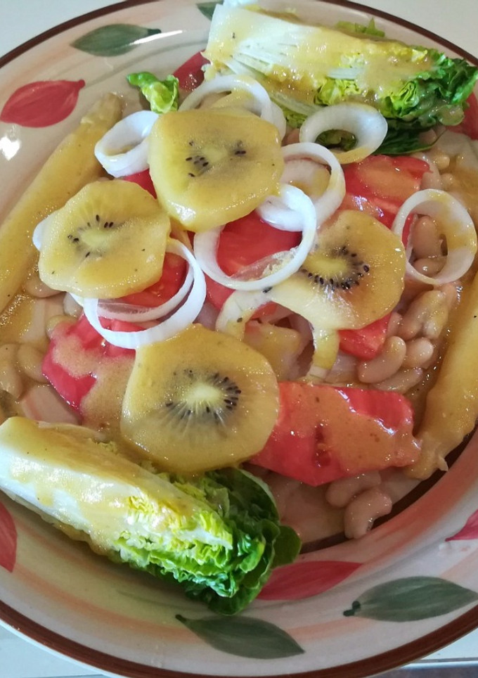 Una foto de Ensalada con kiwi