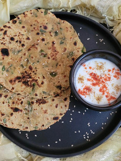 मेथी थेपला (Methi Thepla recipe in hindi) रेसिपी मुख्य फोटो