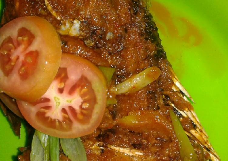 Mujaer bumbu ayam bakar