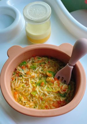 Hình của món Bữa sáng cho bé : Mì Somen Tôm rau củ.