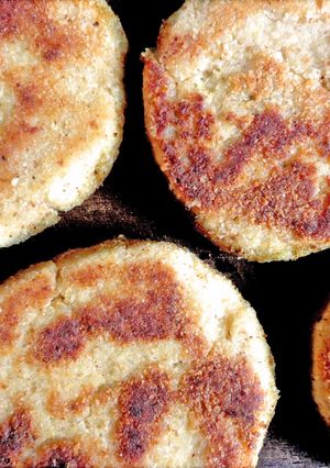 Una foto de Hamburguesas de arroz y pollo (súper económicas y rendidoras)