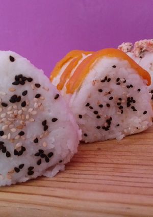 Una foto de Onigiri
