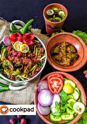 A picture of Achaari Qeema.