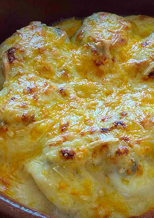 Una foto de Huevos rellenos de setas con bechamel