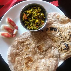 A picture of Ragi roti.