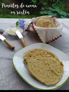 Una foto de Pancitos de avena en sartén