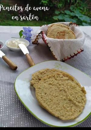 Una foto de Pancitos de avena en sartén