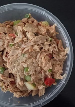 A picture of Tuna with Thousand Islands Dressing.