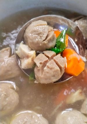 Foto resep Sup Ayam Bakso Sayuran Kuah Kuning