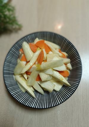 最經典紅蘿蔔筊白筍 的食譜成品照片