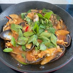 A picture of Stir-fried Clams with Chilli Paste.
