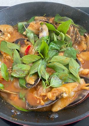 A picture of Stir-fried Clams with Chilli Paste.