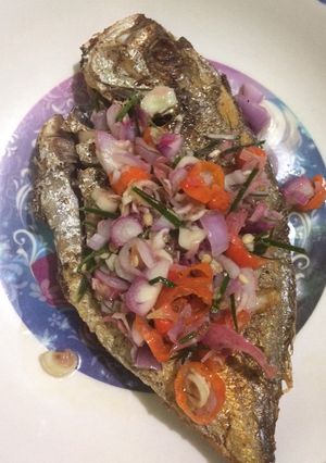 Foto resep Ikan goreng sambel matah kecombrang segerrr😊
