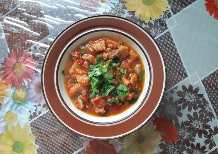 Chicharrón entomatado