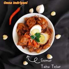 A picture of Semur Tahu Telur.