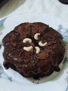 ডিকাডেন্ট চকলেট কেক (Decadent chocolate cake recipe in Bengali) রেসিপির প্রধান ছবি
