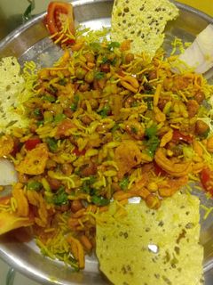 મમરા ની ચટપટી (Mamara Chatpati Recipe In Gujarati) રેસીપી મુખ્ય ફોટો