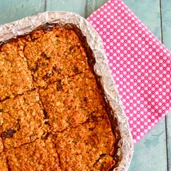 A picture of Cardamom Raisin Flapjacks.