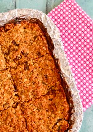 A picture of Cardamom Raisin Flapjacks.