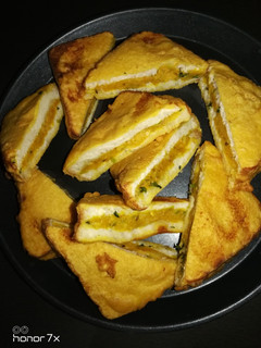બ્રેડ પકોડા(Bread pakoda Recipe in Gujarati) રેસીપી મુખ્ય ફોટો