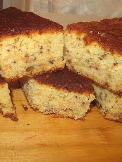 O poză a rețetei Chec cu morcovi și nucă.