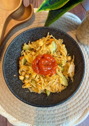 Una foto de Fideos con calabacín, zanahoria y garbanzos