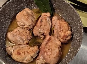 Foto di Sovracosce di pollo al limone, miele, zenzero ed alloro