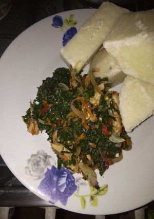 A picture of Yam and vegetable.