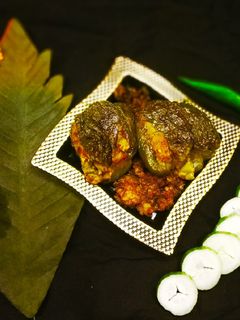 भरवां शिमला मिर्च (Bharwan shimla mirch recipe in hindi) रेसिपी मुख्य फोटो