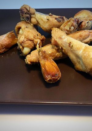Foto principal de Alitas de pollo a los cien ajos