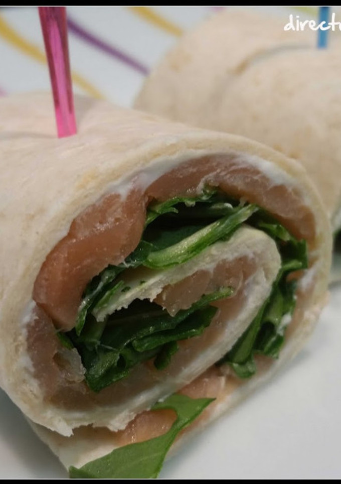 Una foto de Wraps de salmón ahumado y rúcula