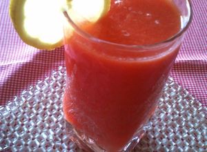Una foto de Batido de sandia, albaricoque y ciruela