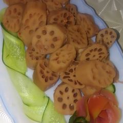 A picture of Chatpati beh (lotus roots).