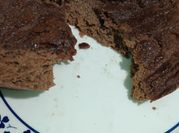 Una foto de brownie de banana en microondas