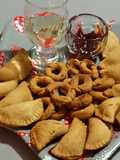 Tarallini al vino bianco mini panzerotti con marmellata