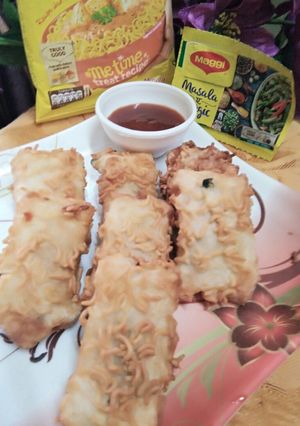 મેગી ચિઝી ક્રિસ્પી પોકેટ (Maggi Cheesy Crispy Pockets Recipe In Gujarati) રેસીપી મુખ્ય ફોટો