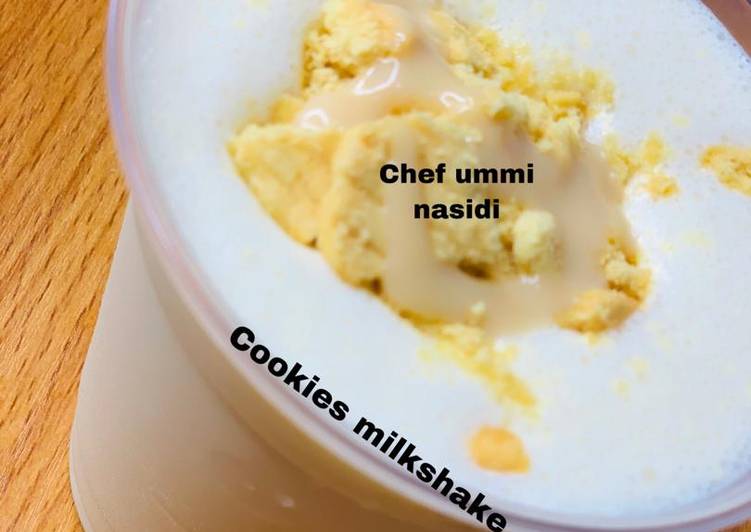 How to Make Quick Cookies milk shake