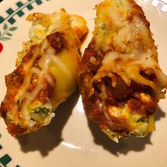 A picture of Spinach Stuffed Shells.