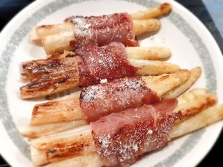 Fricassée d'asperges au jambon cru et parmesan