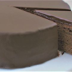 A picture of Sachertorte (chocolate cake).