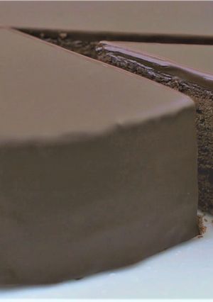 A picture of Sachertorte (chocolate cake).