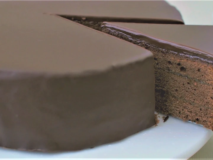 Easy Steps Make Recipes Sachertorte (chocolate cake) the Can Spoil the Tongue Perfect.