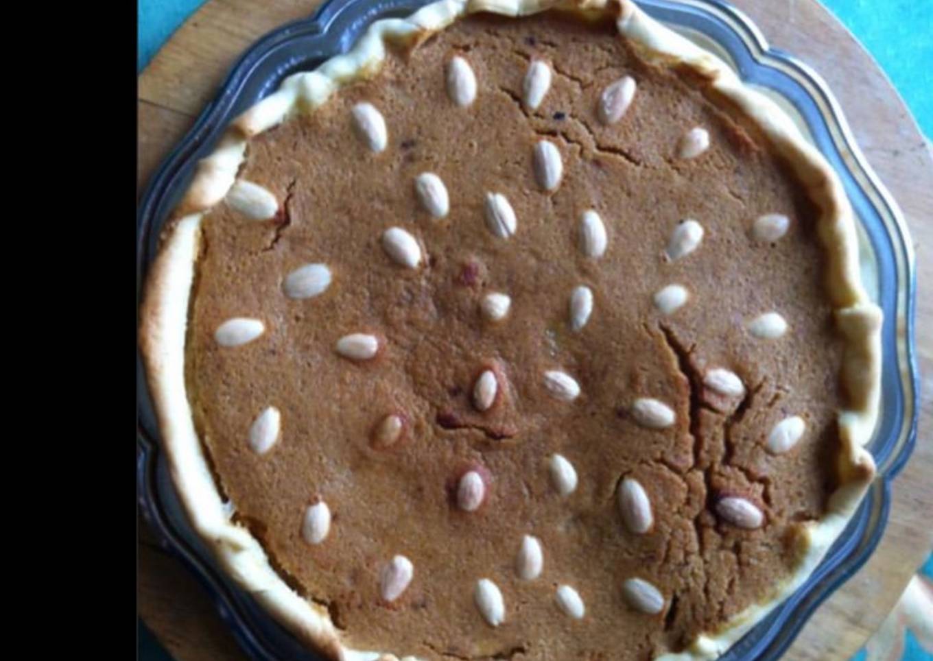 Tarte biscuitée aux amandes et caramel