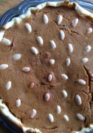 Une photo de Tarte biscuitée aux amandes et caramel