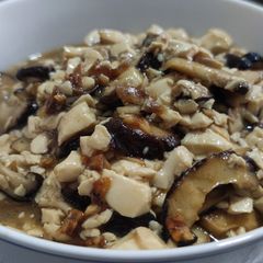 A picture of Shiitake mushroom with silken tofu.